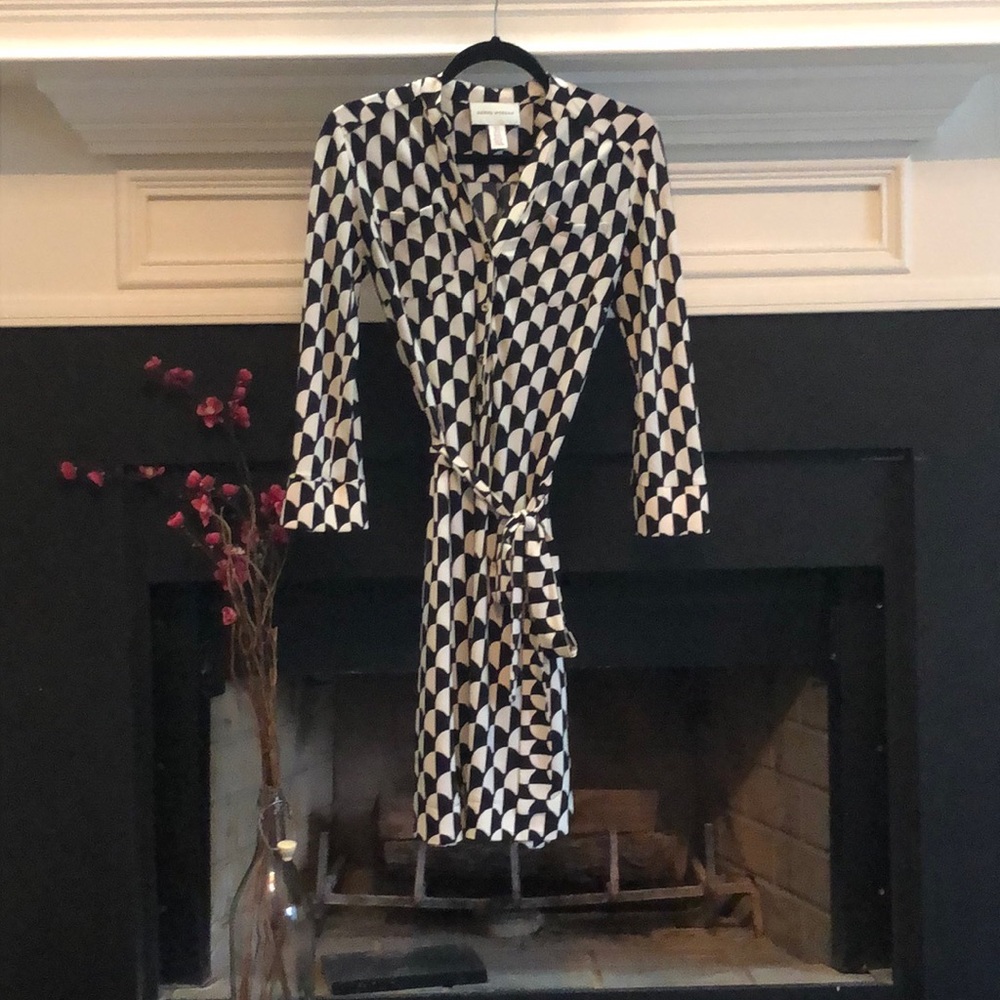 Donna Morgan Black and White Dress - size 4